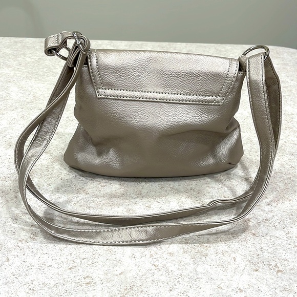 NINE WEST FAUX LEATHER TAUPE METALLIC COLOR CROSSBODY BAG WITH SILVER HARDWARE - Picture 2 of 10